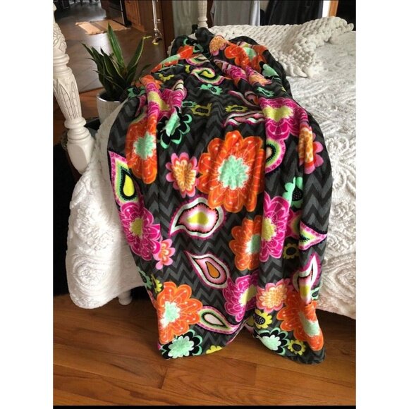 BEAUTIFUL RETIRED VERA BRADLEY ZIGGY ZINNIA PRINT LARGE BLANKET/THROW - Picture 1 of 5